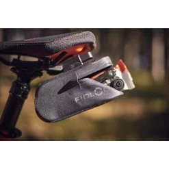 Fidlock PUSH SADDLE BAG 600 + SADDLE BASE - Satteltasche -Fahrradausrüstung Geschäft 5637887193 e push saddle bag 600 saddle base fidlock 24
